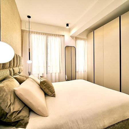 Picasso Golden House Next To Duomo Apartment Milan Exterior photo