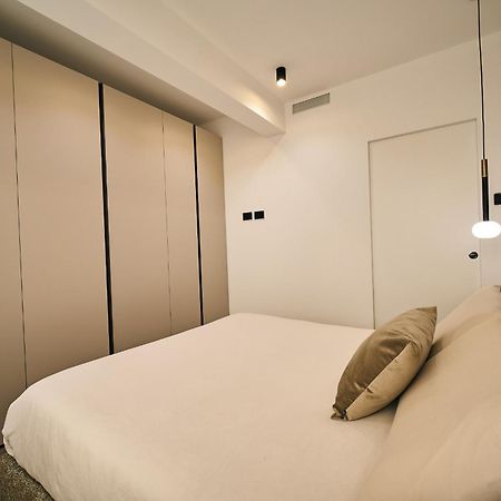 Picasso Golden House Next To Duomo Apartment Milan Exterior photo