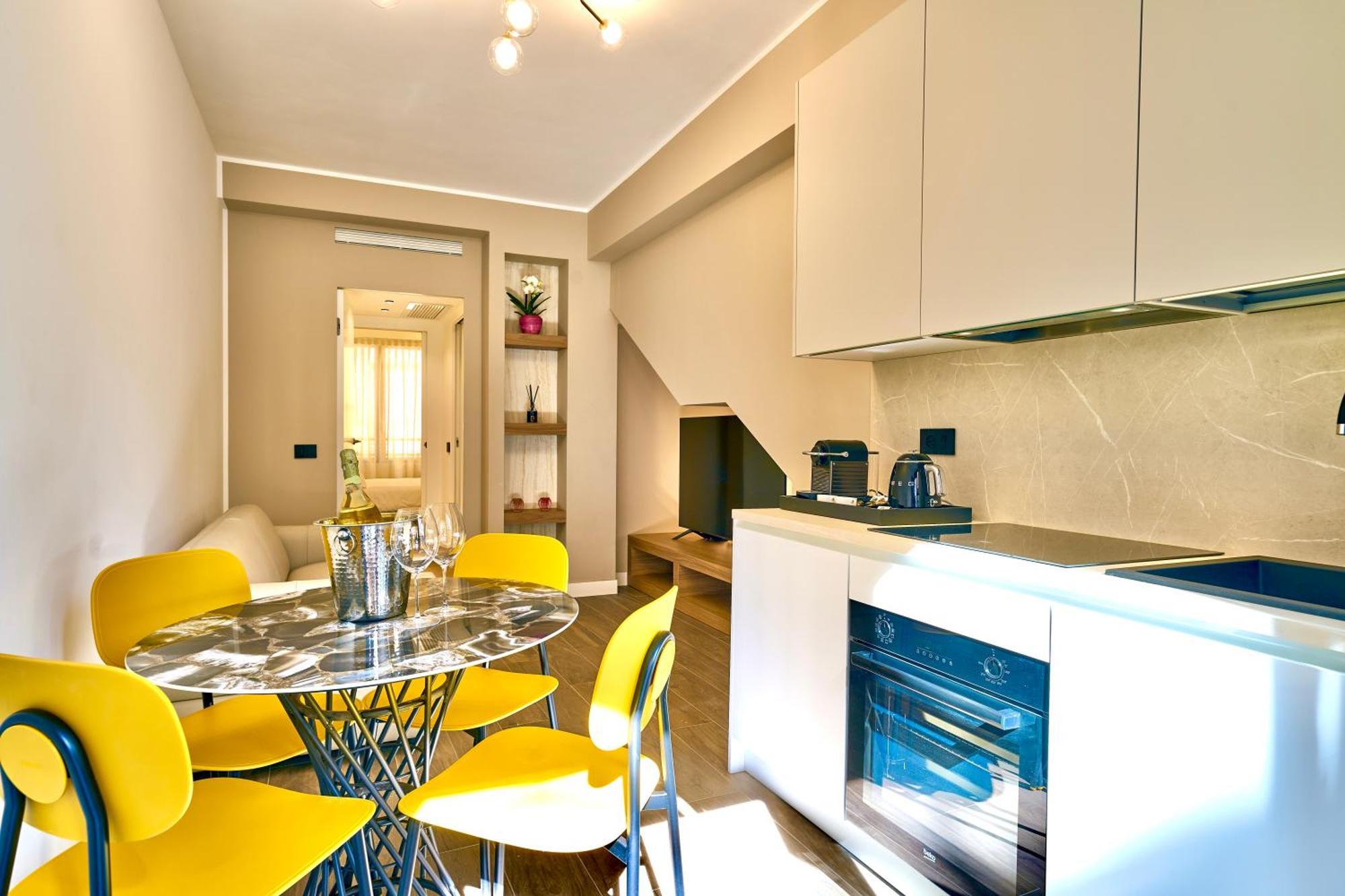 Picasso Golden House Next To Duomo Apartment Milan Exterior photo
